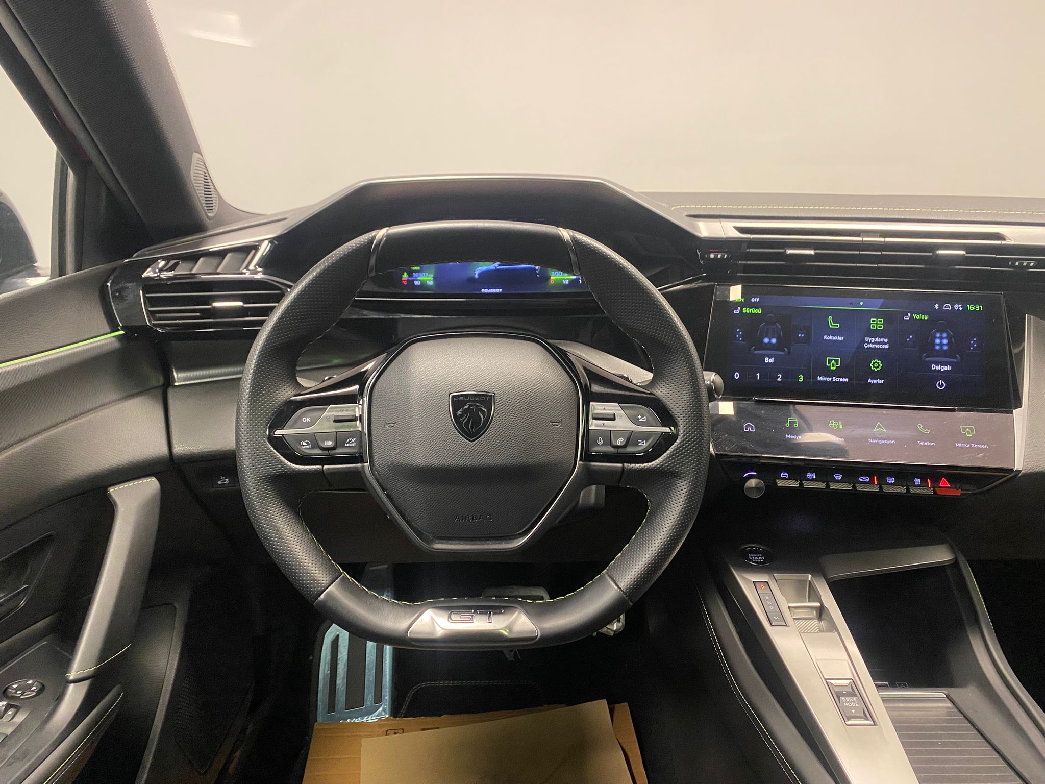 PEUGEOT 408 12